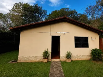 Casa à venda em Luque com amplo terreno 4