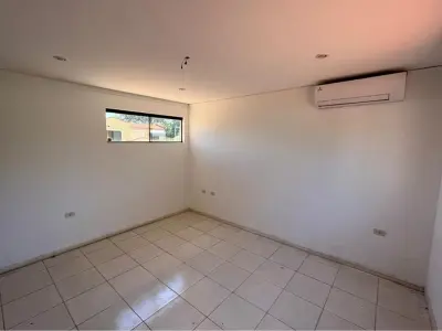 Casa en venta en Luque, Cuarto Barrio 3