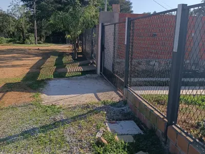 2-Bedroom House for Sale in Luque 5