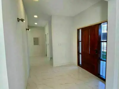 Casa à venda em Luque, Tercer Barrio — 5 quartos, 430 m² 2
