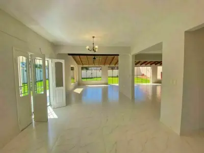 Casa à venda em Luque, Tercer Barrio — 5 quartos, 430 m² 3