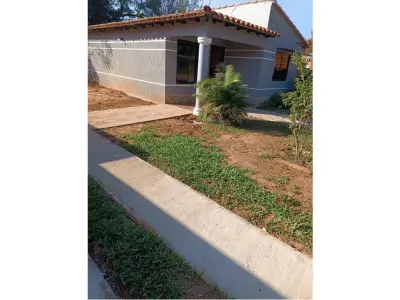 Casa en venta en Luque, Yka'a, con quincho y jardín 4