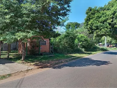 Casa en venta en Luque, Ykua Karanda'y, con jardín 3