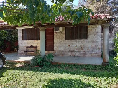 Casa en venta en Luque, Ykua Karanda'y, con jardín 4