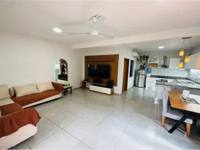 Casa en venta en Maramburé, Luque 4