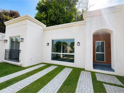Casa à venda em Mariano Roque Alonso, Zona Aeropuerto 2