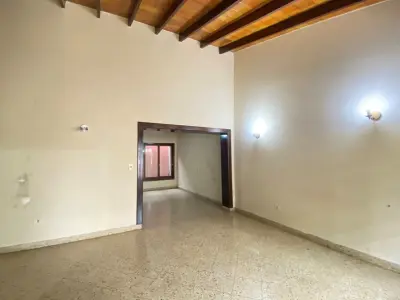 Casa à venda em Mburicaó, Assunção 4