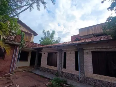 Casa en venta en Mburicaó, Asunción 3