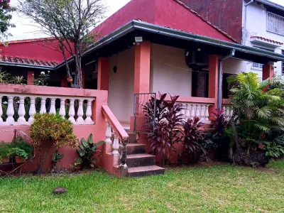House for sale in Mburicaó, Asunción 4