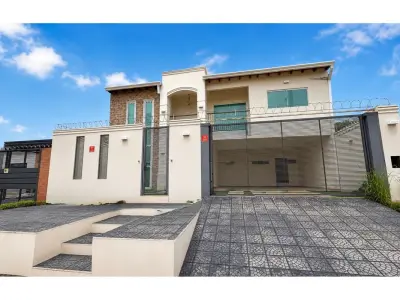 Casa en venta en Miraflores, San Lorenzo 2