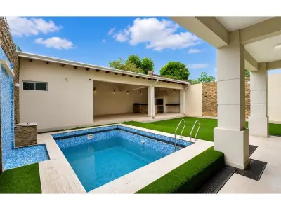 Casa en venta en Miraflores, San Lorenzo 3