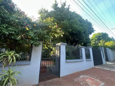 Casa à venda em Ñemby, B° San Miguel, 5 quartos 4