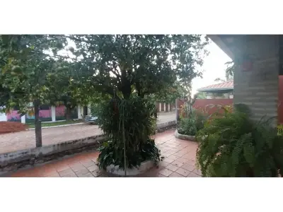 Casa à venda em Ñemby, bairro Cañadita, com 4 dormitórios 4