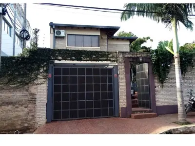 House for sale in Ñemby with 4 bedrooms and pool 3