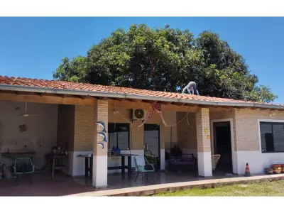 Casa à venda em Ñemby com jardim e quincho 3