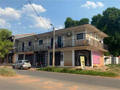 Casa en venta en Ñemby con vivienda y complejo de rentas 2