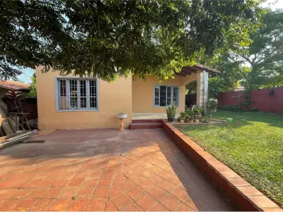House for sale in Ñemby, Rincón, on a corner 2