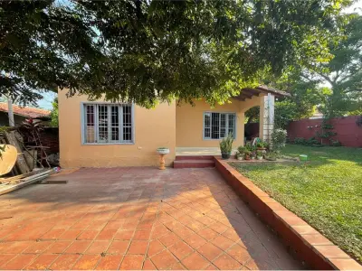 House for sale in Ñemby, Rincón, on a corner 3
