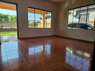 Casa en venta en Nueva Esperanza, Santa Rita, Alto Paraná 2