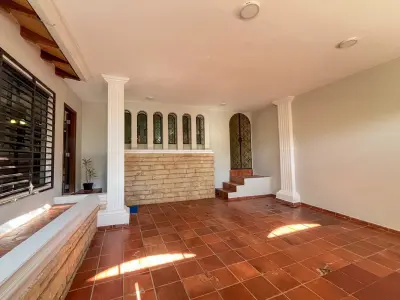 Casa en venta en Obrero, Asunción, con 5 dormitorios 3