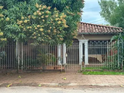 House for sale in Orilla del Campo Grande, Fernando de la Mora 2