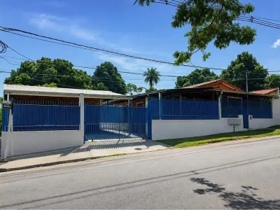 Casa en venta en Pa'i Ñu, Ñemby, con 5 dormitorios 2