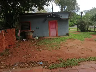 Casa en venta en Paraguarí con salones comerciales 4