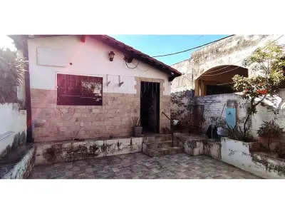 Casa à venda em Pinoza, Assunção, com 3 dormitórios 4