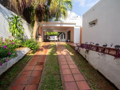 Casa en venta en Pinoza, Asunción 4