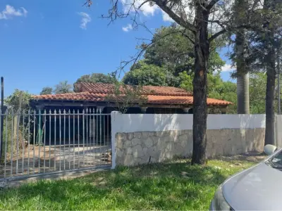 Casa à venda em Piquete Cue, Limpio 3