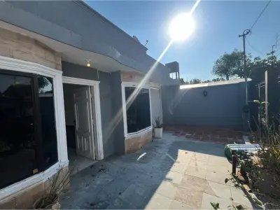 Casa en venta en planta baja en Fernando de la Mora 4