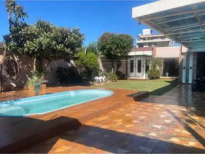 Casa à venda em Presidente Franco com 3 dormitórios 3