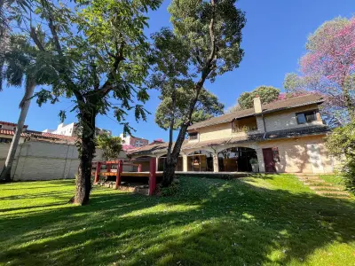 Casa à venda na Recoleta com piscina e quincho 2