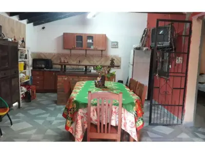 Casa à venda em Reducto, San Lorenzo, 2 dormitórios 3