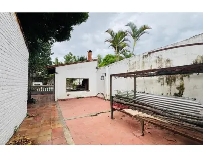 Casa en venta en Republicano, Asunción, con piscina 3
