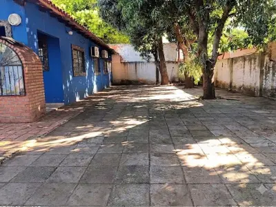 Casa à venda em Salinas, Ñemby, com 4 dormitórios 4