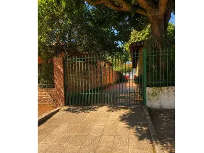 Casa en venta en San Antonio con jardín y quincho 3