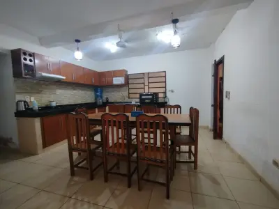 House for sale in San Antonio, Lambaré with large lot and independent area 3