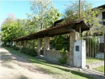Casa en venta en San Bernardino, a una cuadra del lago 2