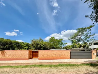 Casa à venda em San Bernardino, bairro Colón 3