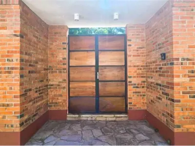 Casa à venda em San Bernardino, bairro Colón 4