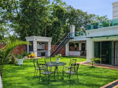 Casa à venda em San Bernardino com 5 dormitórios 3