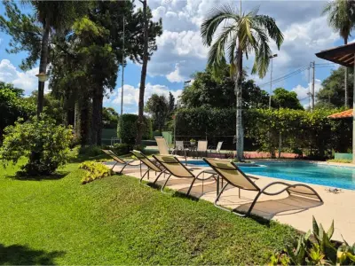 Casa à venda em San Bernardino com quadra de tênis e piscina 3