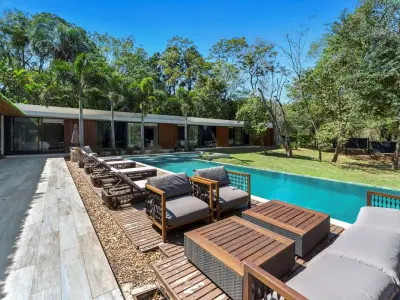 Casa en venta en San Bernardino con piscina y cancha de pádel 3