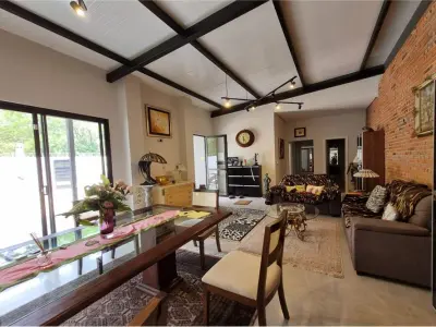 House for sale in San Bernardino with pool and garden 4