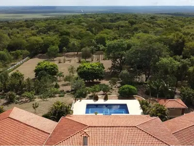 Casa à venda em San Bernardino com piscina e jardim 4