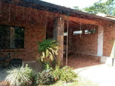 Casa à venda em San Carlos, Ñemby, Central 4