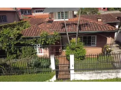 Casa à venda em San José, Ciudad del Este, 4 dormitórios 4