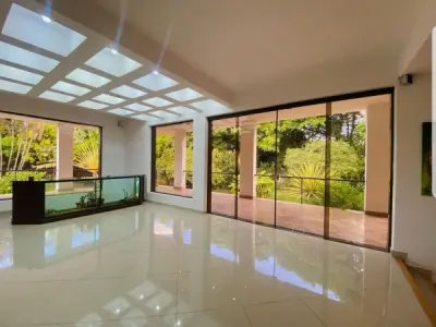 House for Sale in San Lorenzo — 4 Bedrooms with Tennis Court and Pool 4