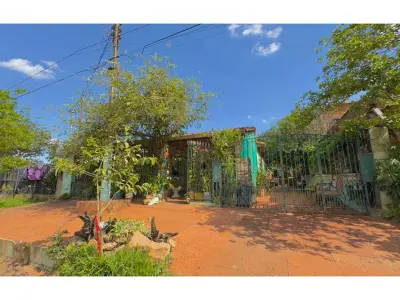 Casa à venda em San Lorenzo, bairro Anahí II 2